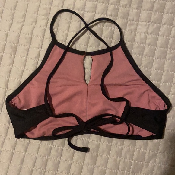 🌸 3 for $15 * Bathing suit top - Picture 3 of 3